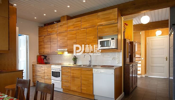 美式轻型双层木屋别墅 内部厨房实拍